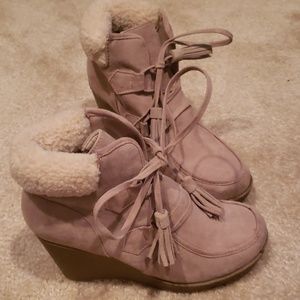 Wedge heel fur boots